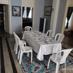 https://new-apartment-45-rooms-near-city-hall.gethaifahotels.com