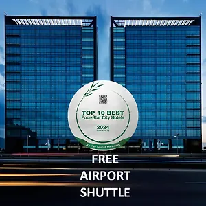 Western Premier Airport فندق