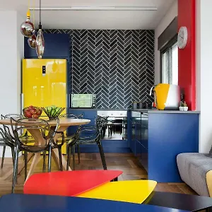https://colorful-bnb-apartment.gethaifahotels.com
